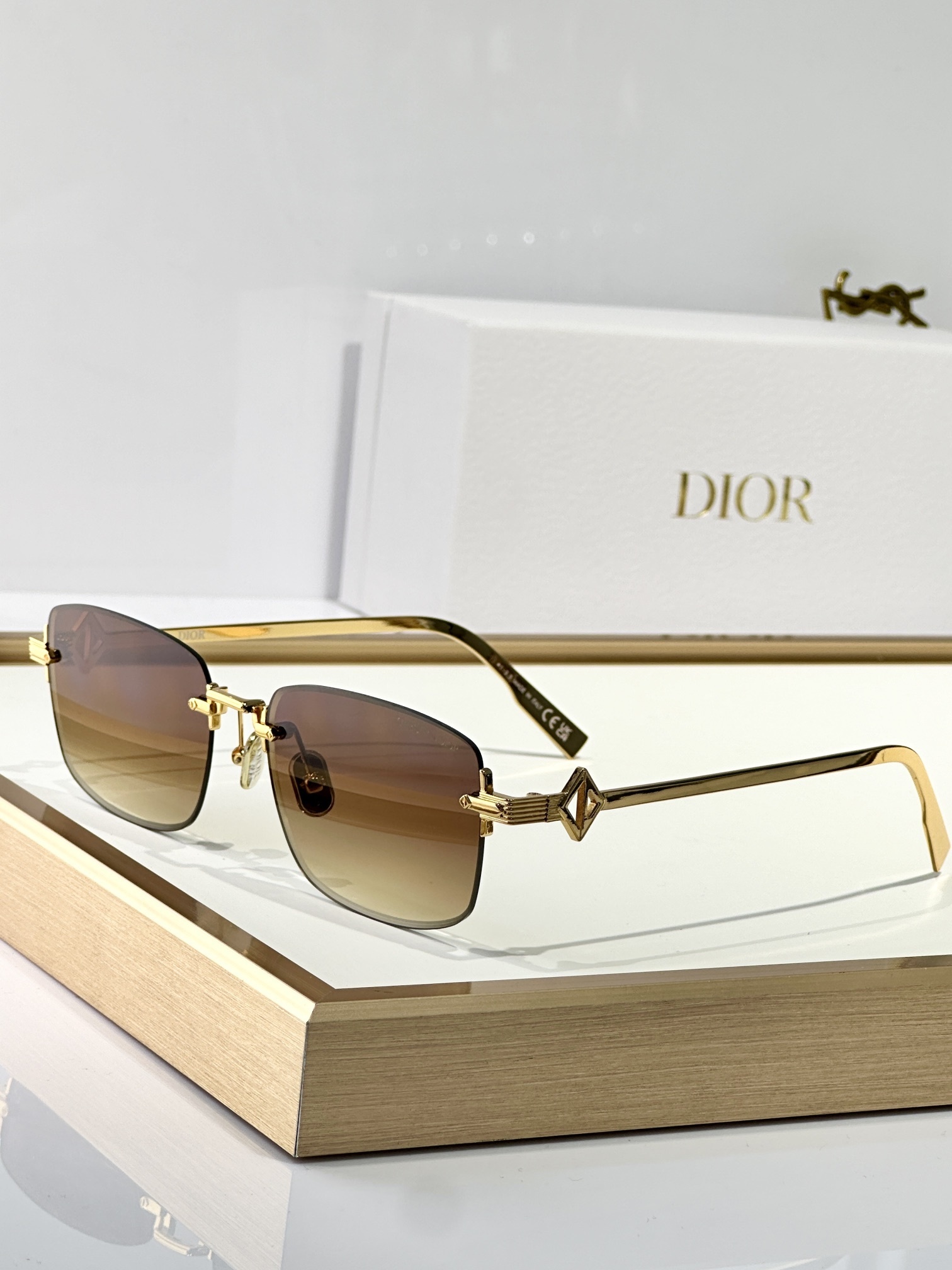 Dior Gold-Tone Brown Sunglasses – Dior Gold-Tone Brown Gradient Lens