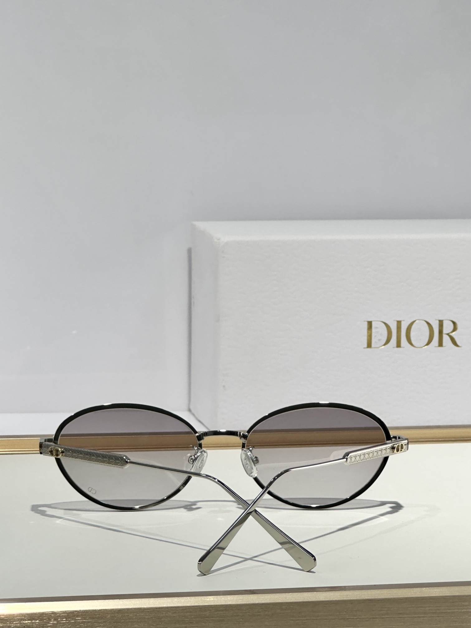Dior DiorCannage R1U Gradient Glacier Blue Oval Sunglasses