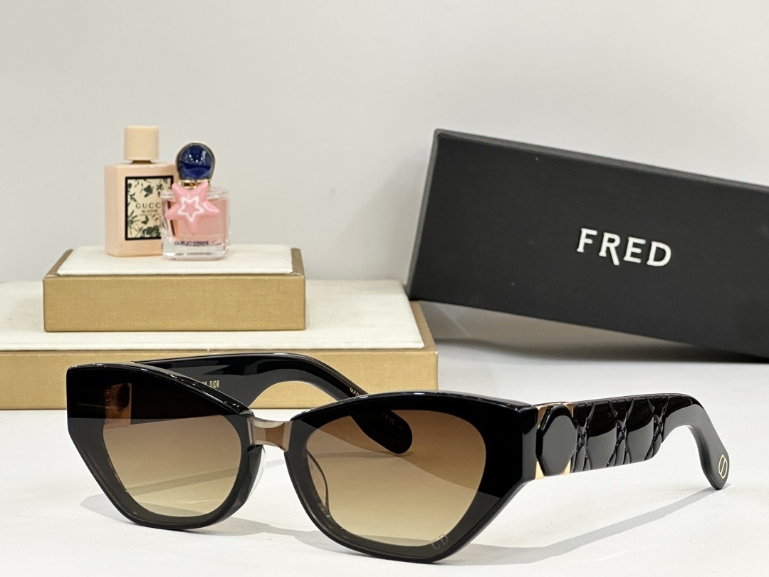 Luxury Cat-Eye Sunglasses with Quilted Cannage Temples