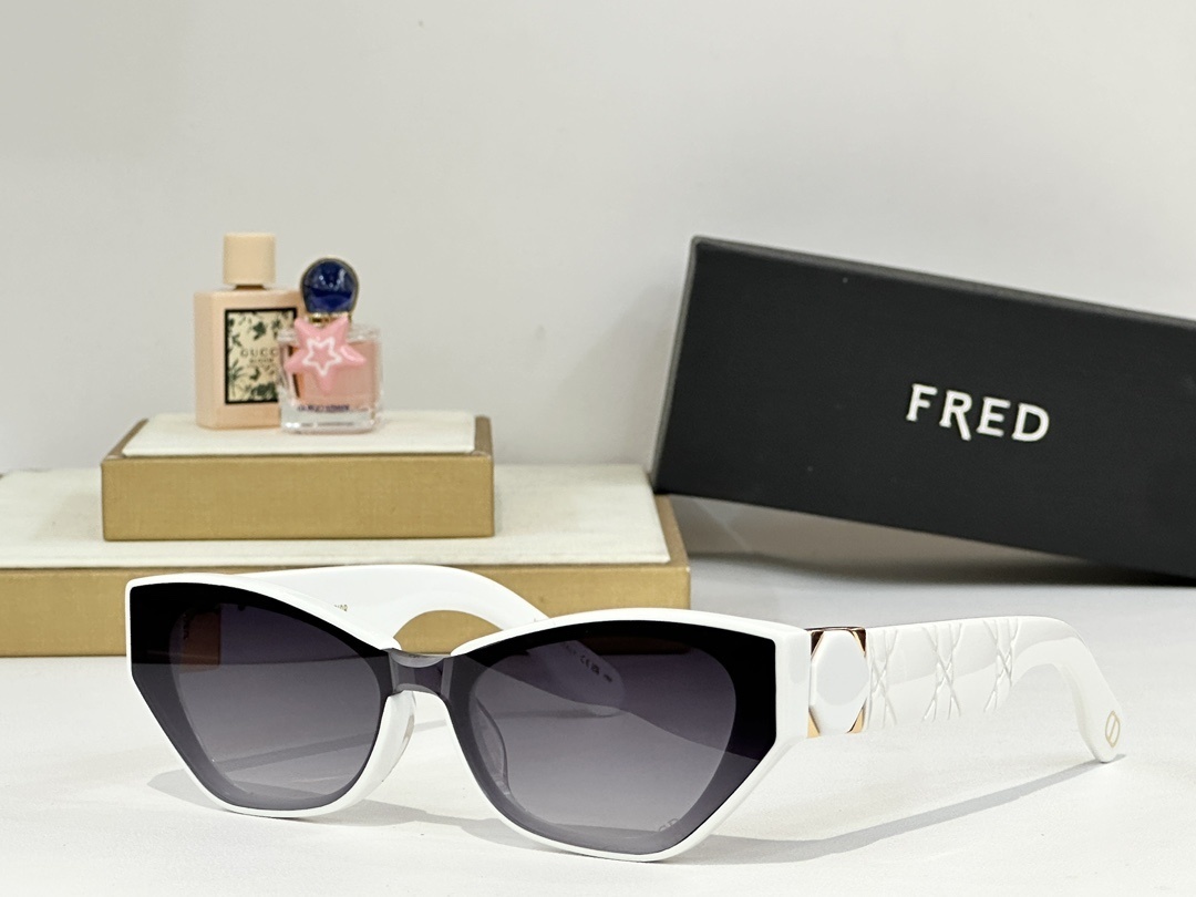 Luxury Cat-Eye Sunglasses with Quilted Cannage Temples