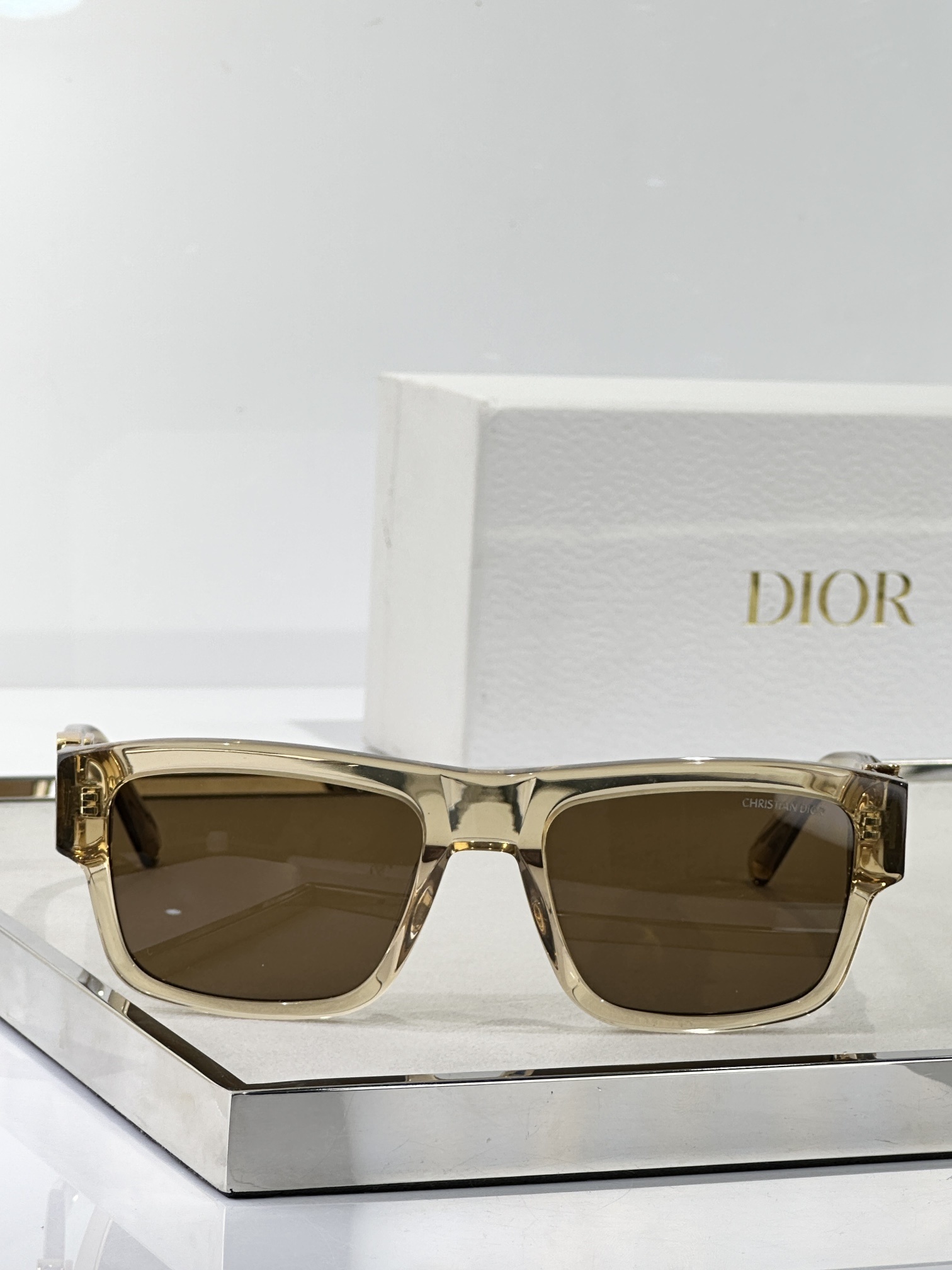 Dior Brown Rectangular Sunglasses – Christian – Neutral Lens