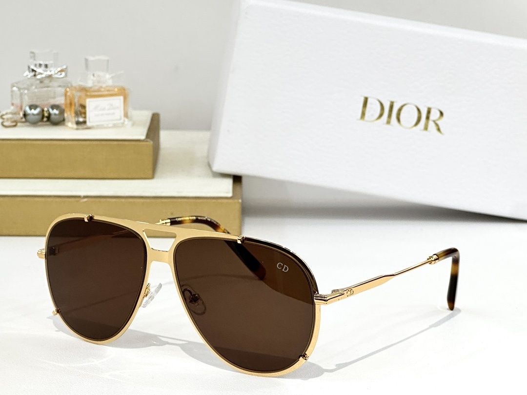 Dior Aviator Gold Frame Sunglasses – Luxury Pilot Eyewear