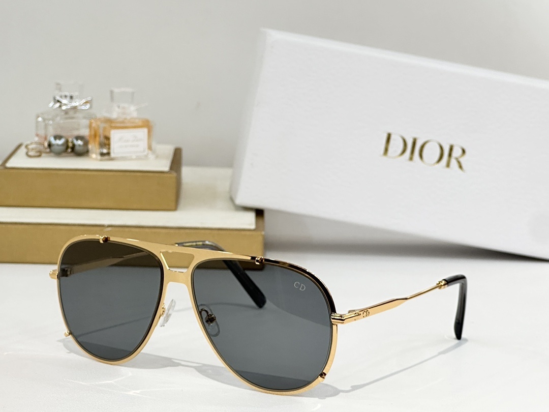 Dior Aviator Gold Frame Sunglasses – Luxury Pilot Eyewear
