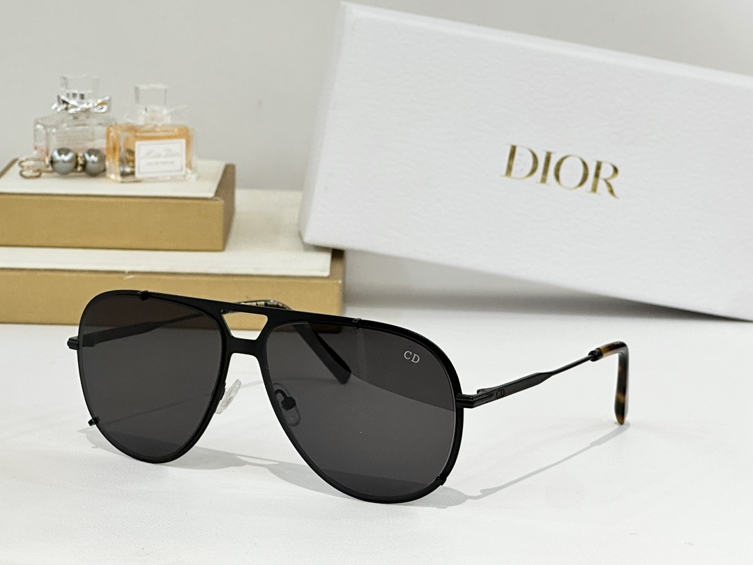 Dior Aviator Gold Frame Sunglasses – Luxury Pilot Eyewear