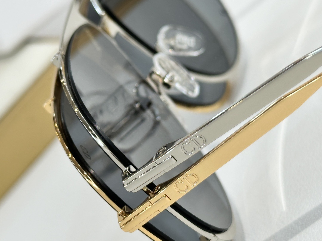 Dior Aviator Gold Frame Sunglasses – Luxury Pilot Eyewear