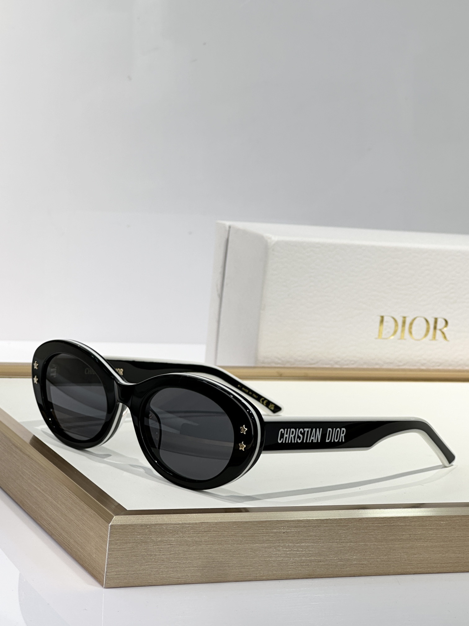 DiorPacific B4F Oval Sunglasses – Black & White Luxury Eyewear