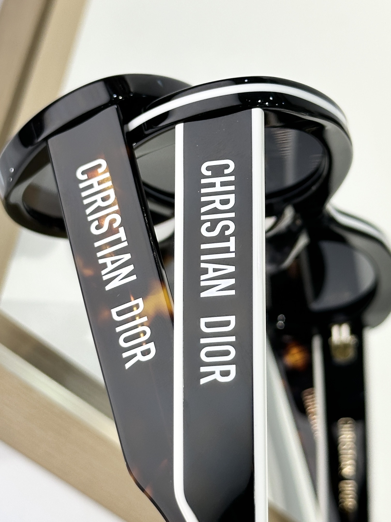 DiorPacific B4F Oval Sunglasses – Black & White Luxury Eyewear