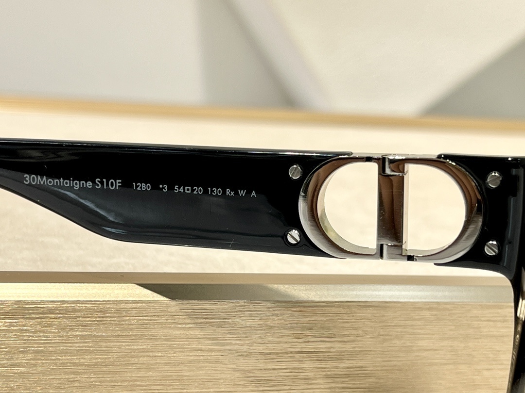 Christian Dior 30Montaigne Oversized Square Sunglasses – Black