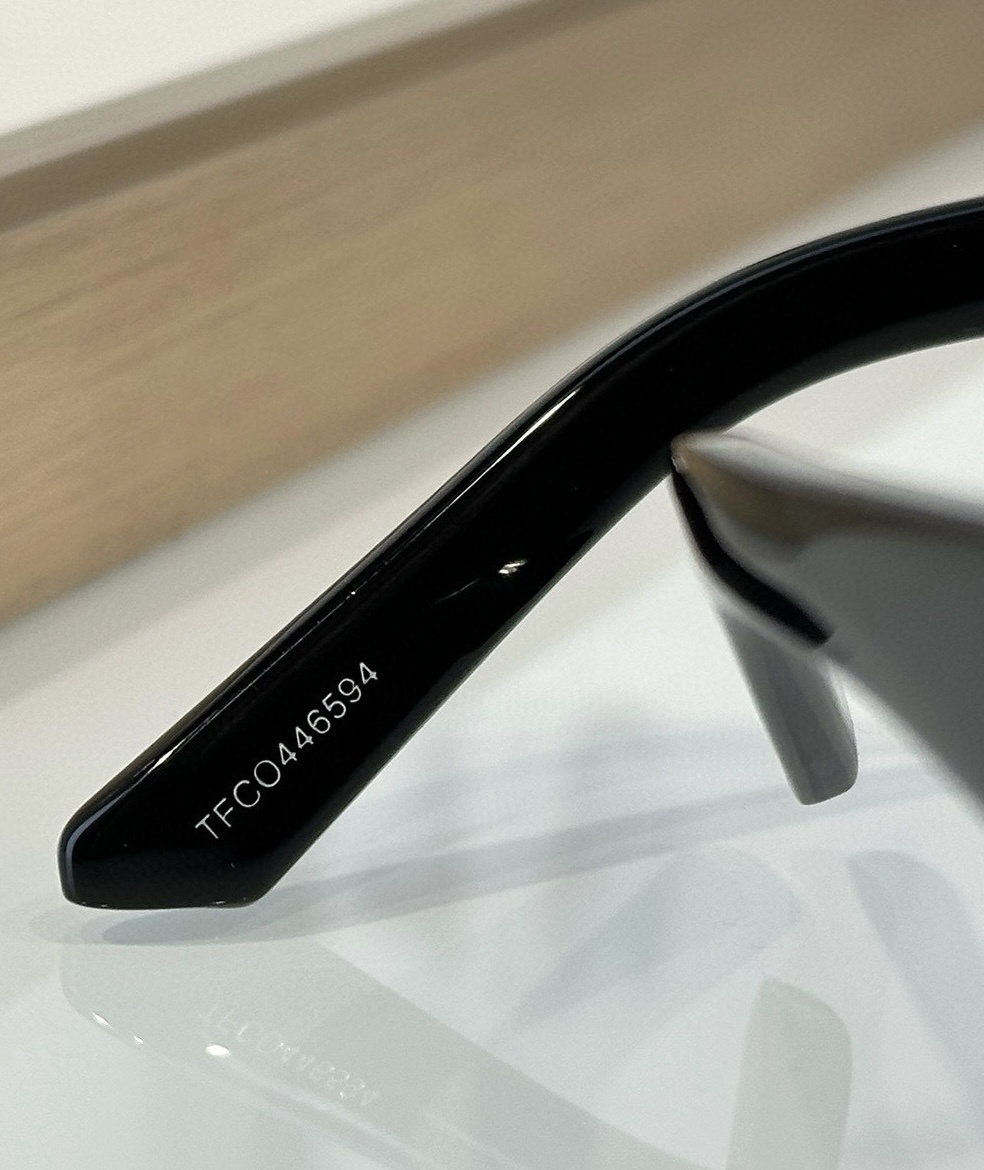 Christian Dior 30Montaigne Oversized Square Sunglasses – Black