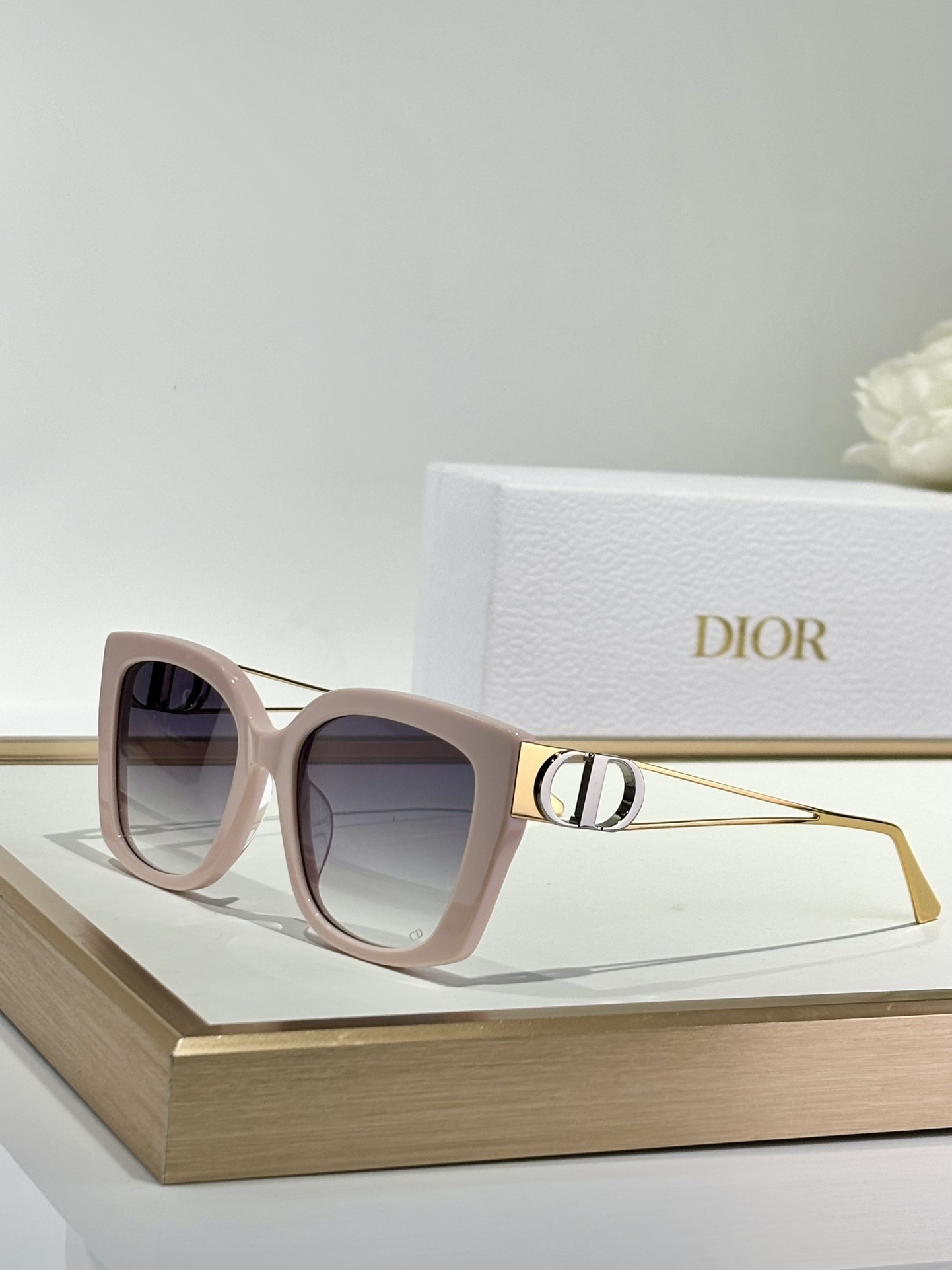 gold Dior Rose Quartz Sunglasses – Dior Rose Quartz Sunglasses – Gold