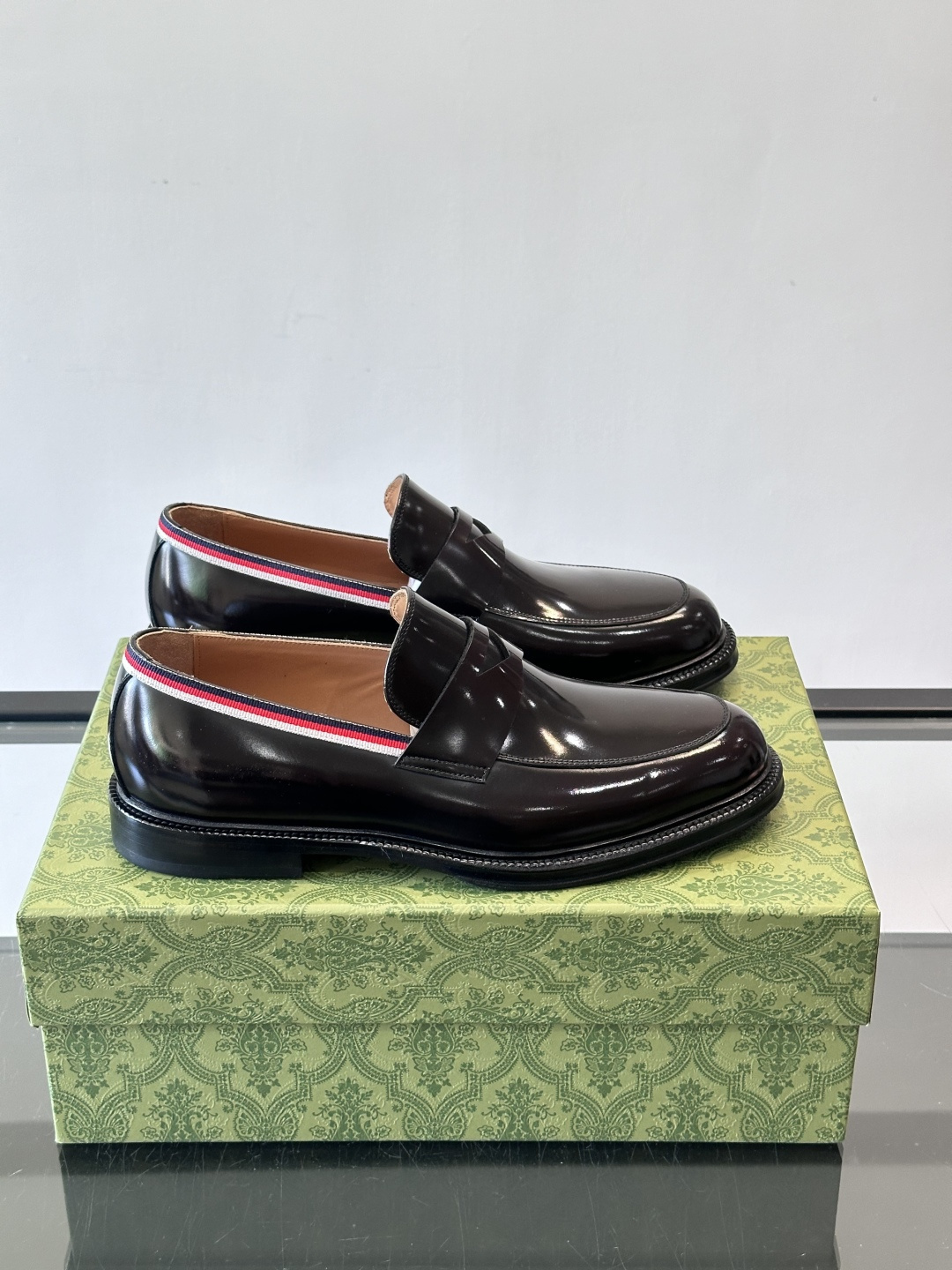 polished Gucci Burgundy Leather Loafers