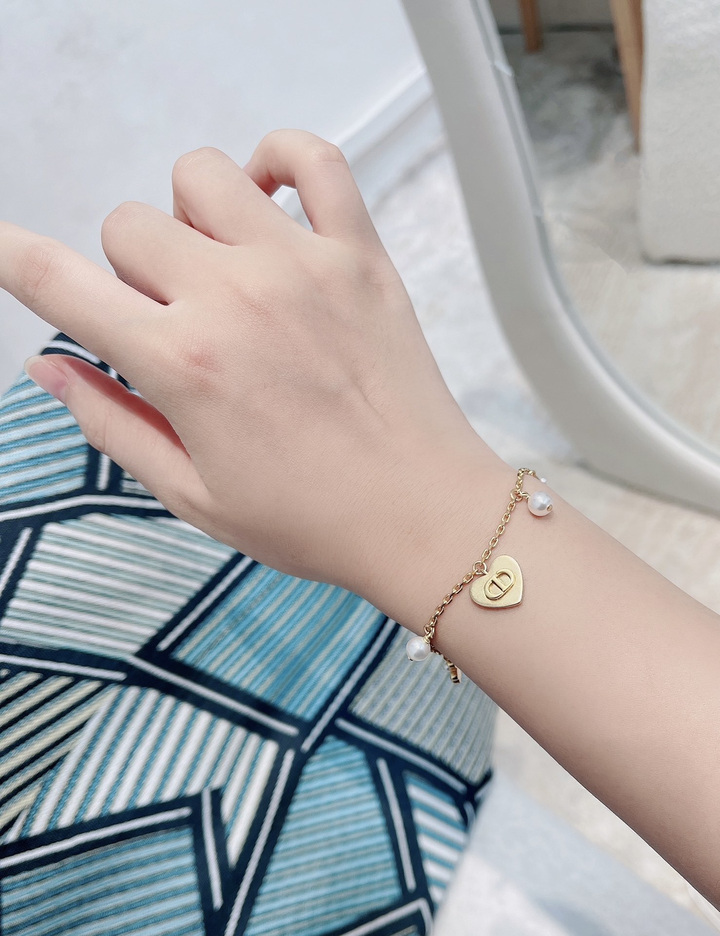 Dior Heart Charm Pearl Bracelet - Gold Finish
