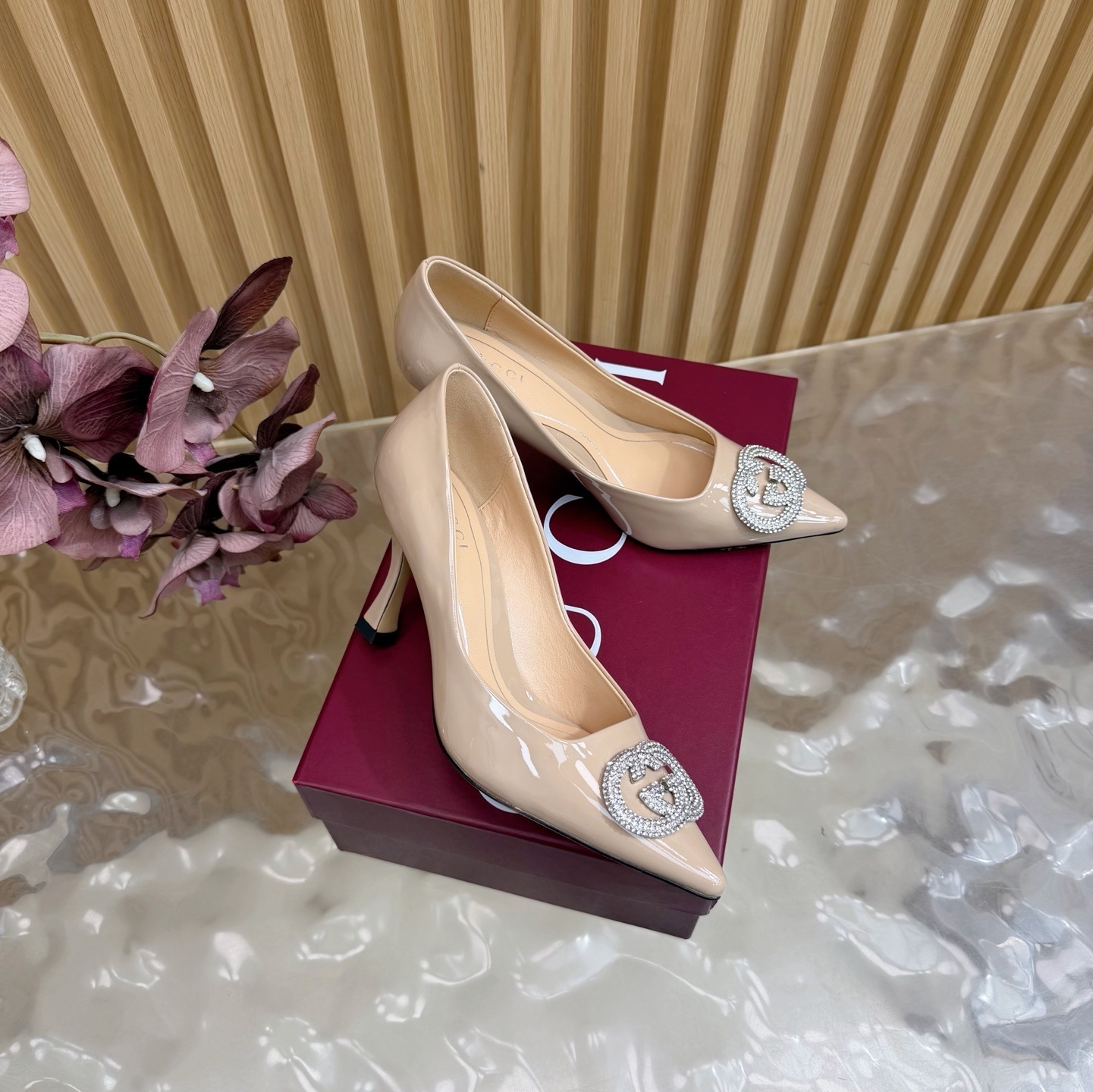 Gucci Nude Patent Leather Pumps