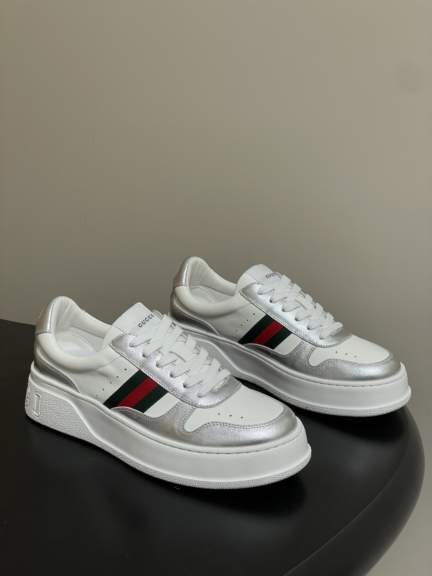 trim iconic Gucci White Silver Sneakers - Gucci White Silver Trim
