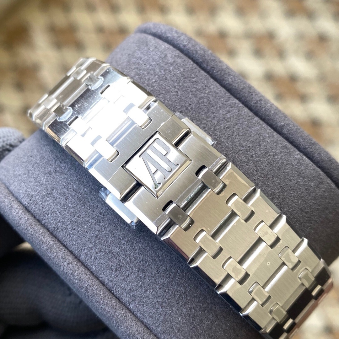 Audemars Piguet Royal Oak 41mm Grey Dial 15500ST Stainless Steel