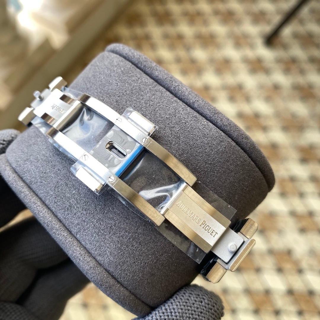 Audemars Piguet Royal Oak 41mm Grey Dial 15500ST Stainless Steel