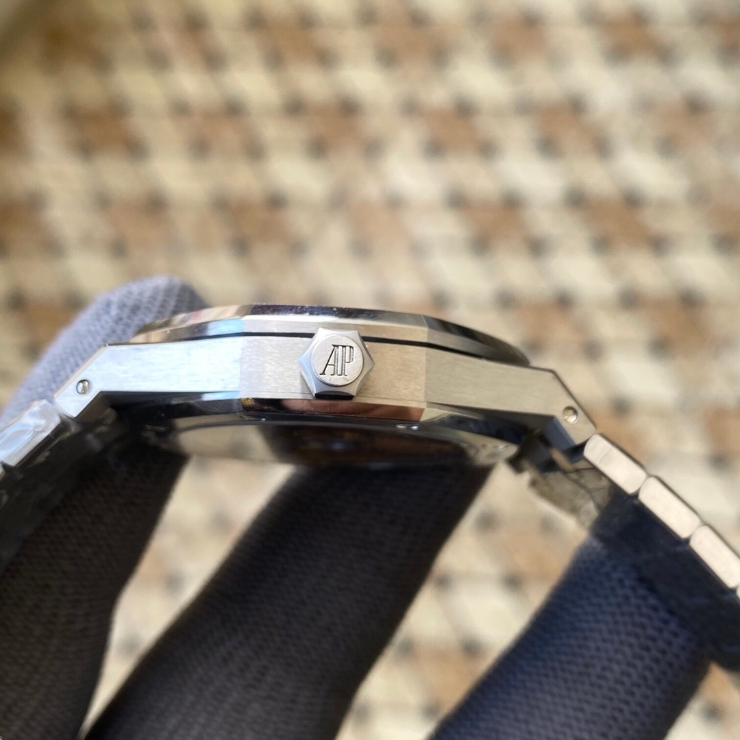 Audemars Piguet Royal Oak 41mm Grey Dial 15500ST Stainless Steel