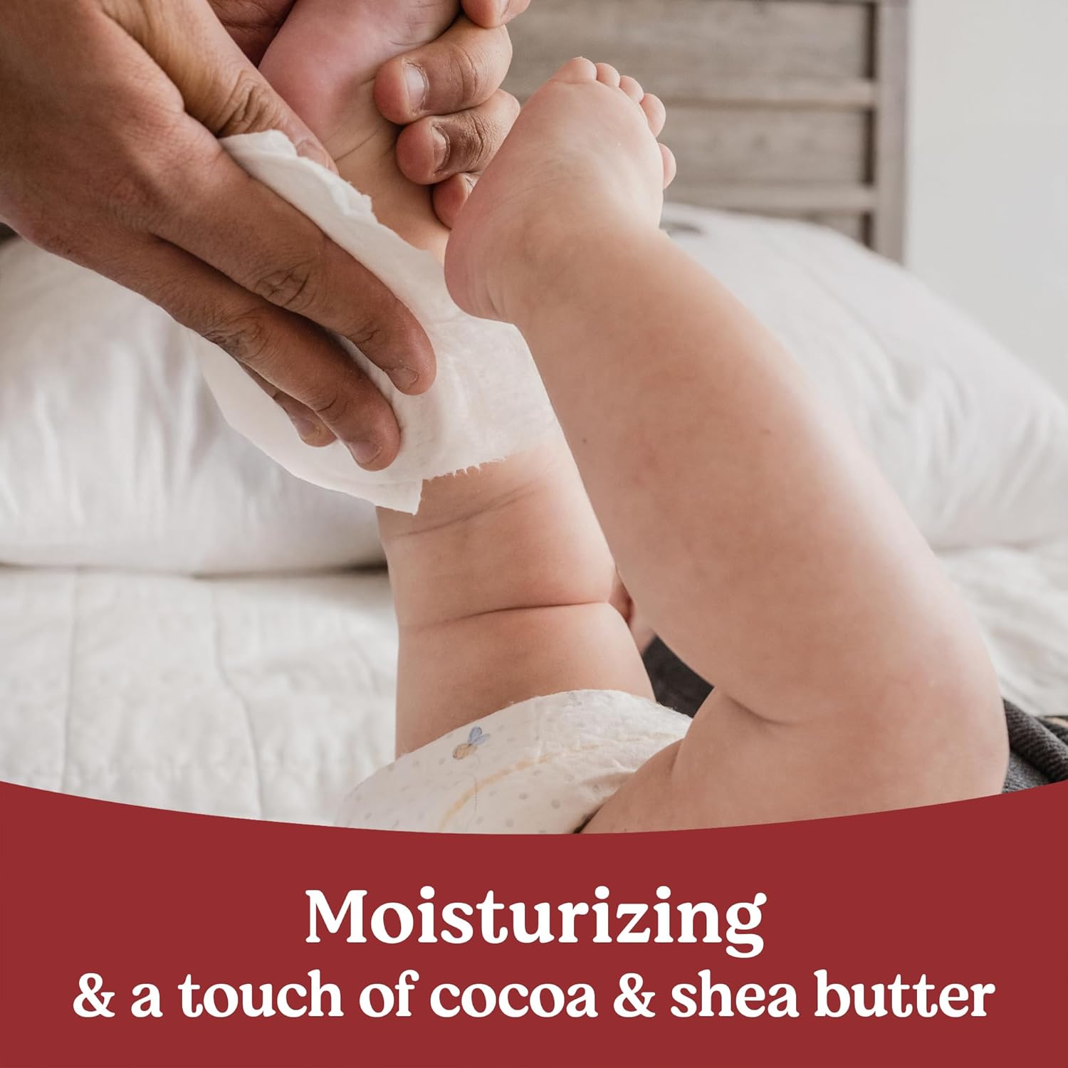 Huggies Nourish ScentedBaby wipes, 6 Push Button Packs (336 Wipes Total)