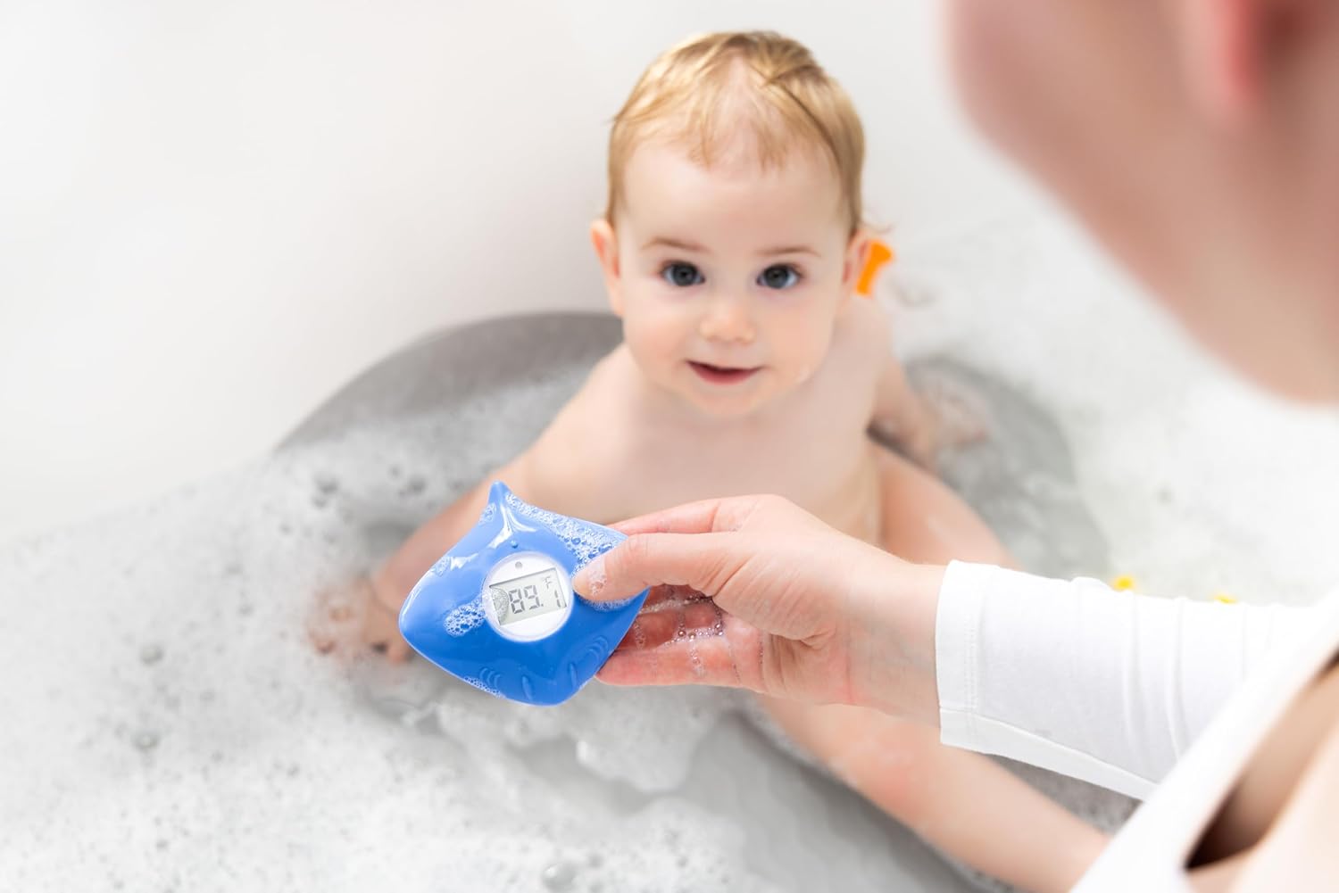 Ubbi Stingray Baby Bath Thermometer for Newborns and Infants, Accurate and Instant High and Low Digital Reads, Floating Silicone Safety Thermometer, Newborn Registry Must Haves, Blue - Image 6