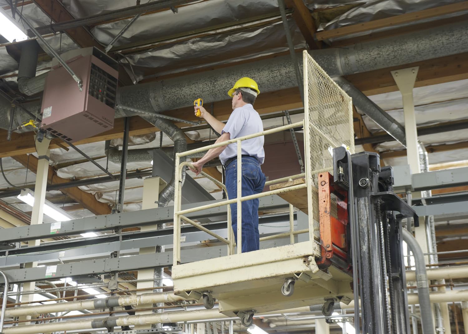 Alternative view of Fluke 62 Max Industrial Infrared Thermometer, -22 to +932 Degree F Range, Single Laser Targeting, 10:1 Distance to Spot Ratio, IP54 Rating, Includes 3 Year Warranty, (Not for Human Temp)