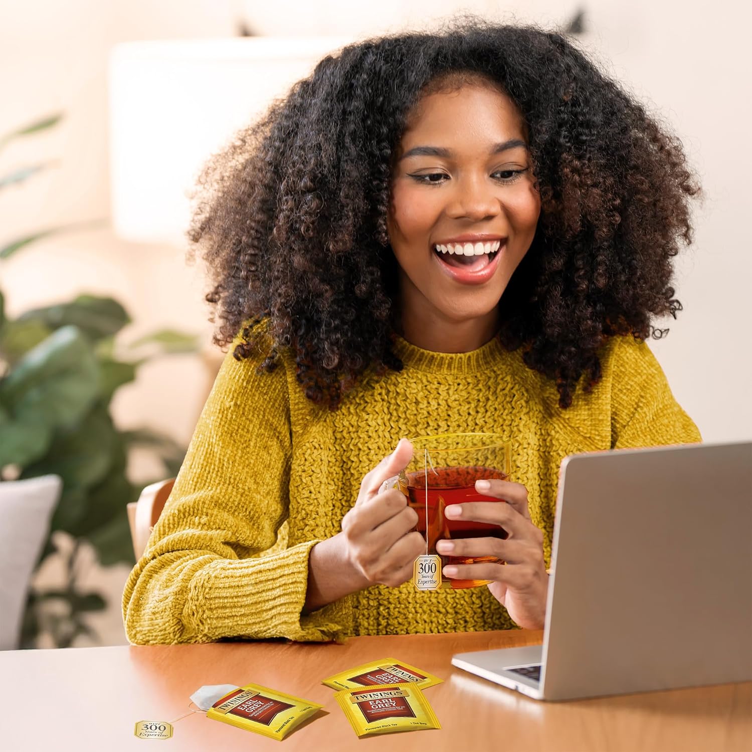 Alternative view of Twinings Earl Grey Black Tea Individually Wrapped Bags, 100 Count (Pack of 1), Flavoured with Citrus & Bergamot, Caffeinated, Enjoy Hot or Iced, 100 Teabags