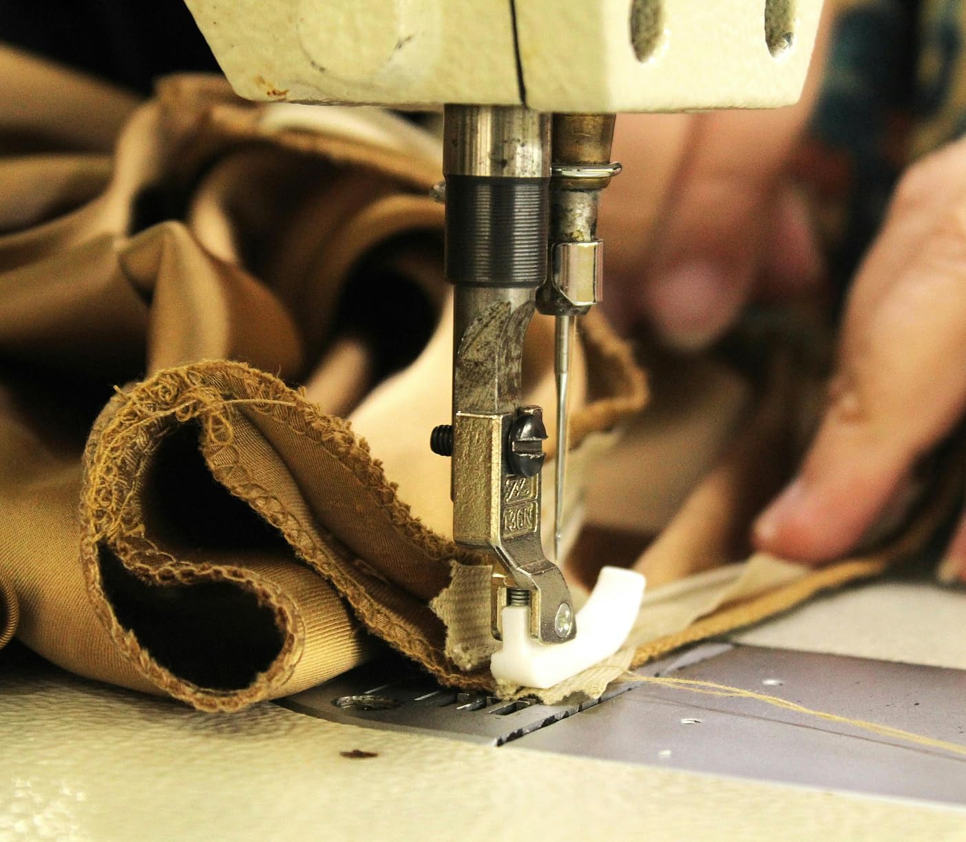 Alternative view of 7Pcs 20" x 20" Cotton Fabric DIY Making Supplies Quilting Patchwork Fabric Fat Quarter Bundles DIY for Quilting Cotton Patchwork Cushions (Big Pink Flowers, 20" x 20")