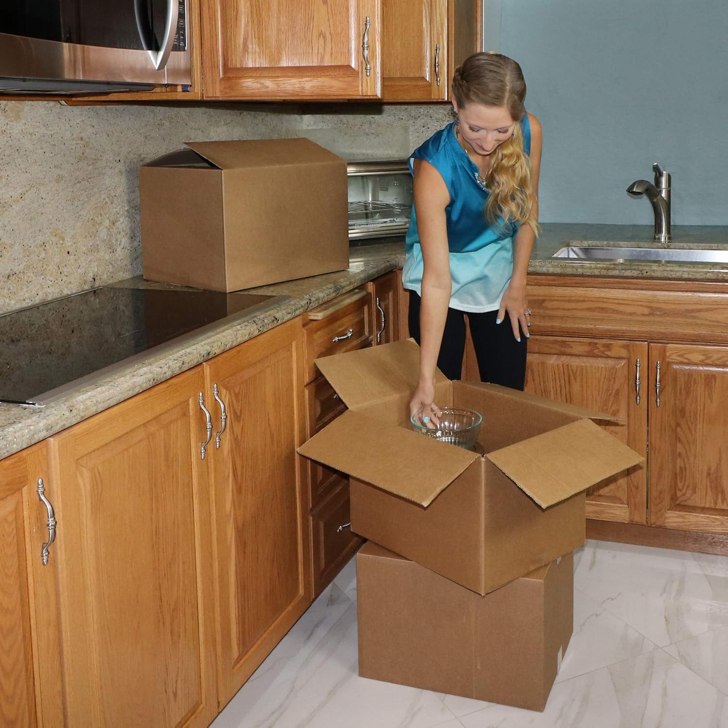 Amazon Basics Cardboard Shipping and Packing Moving Boxes, 10 Pack, Medium, Brown, 18" x 14" x 12"