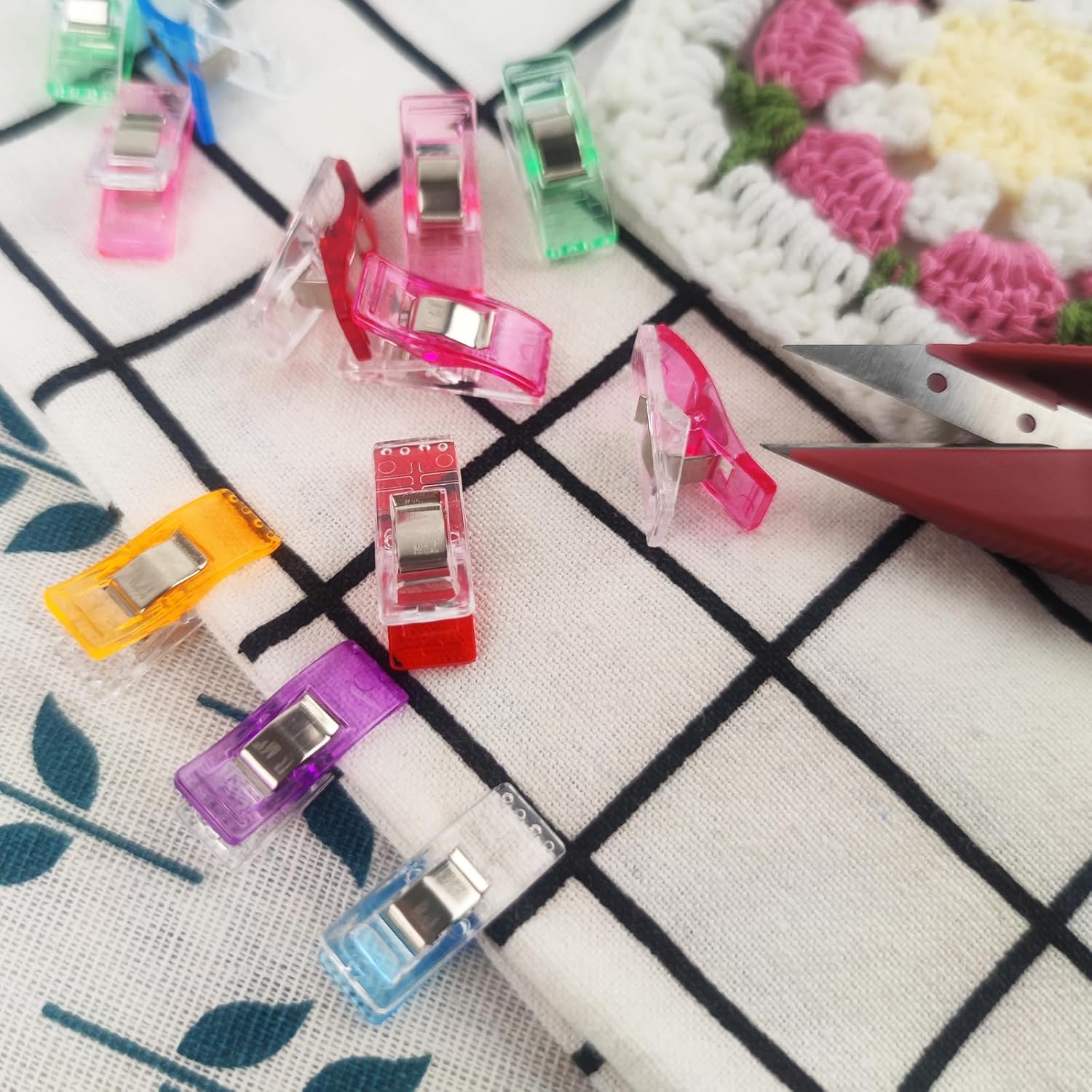 GDMINLO 100 Pack Multipurpose Sewing Clips for Quilting and Crafts with Tin Box, Assorted Colors