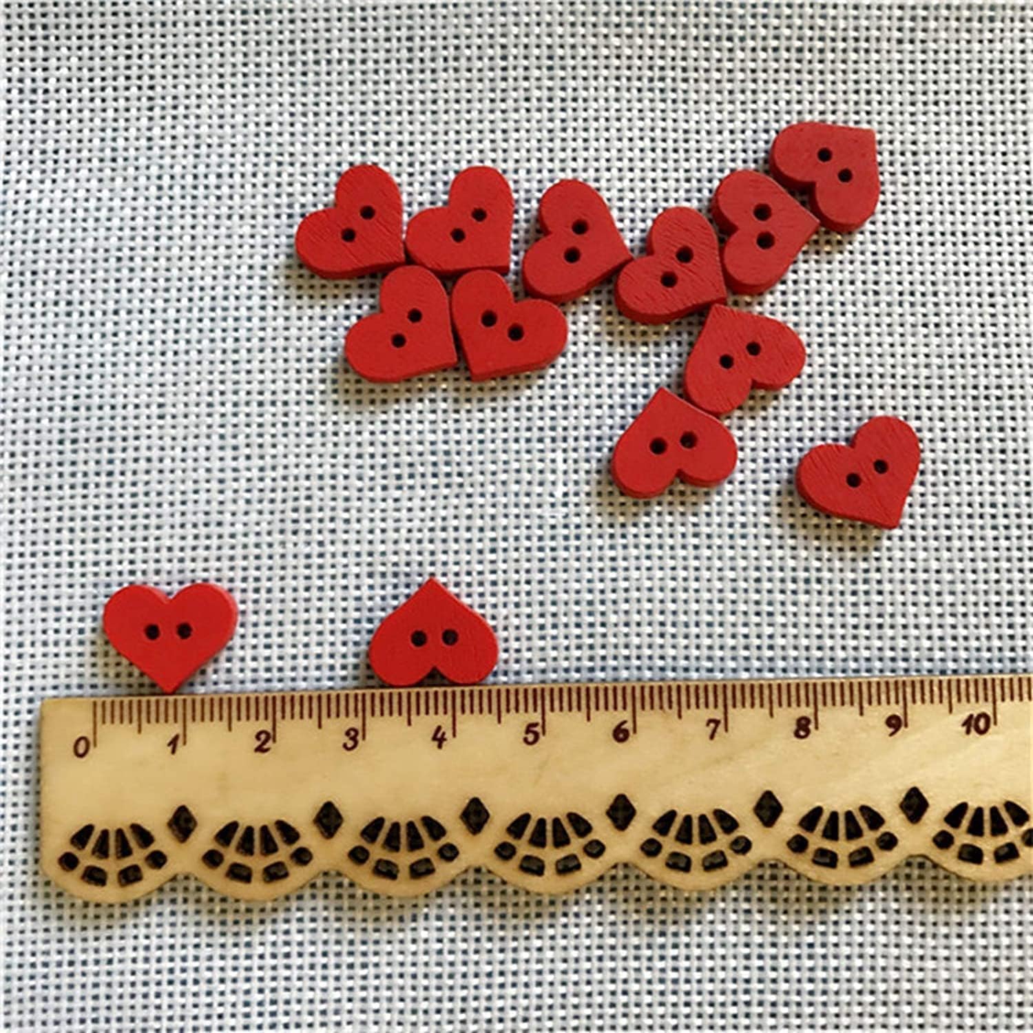 100Pcs 2 Holes Red Heart Button, Red Love Heart Wooden Button, Clothes DIY Sewing Accessory Decor Nice and Fashion Sewing Buttons, Sewing Notions and Supplies, Sewing Buttons