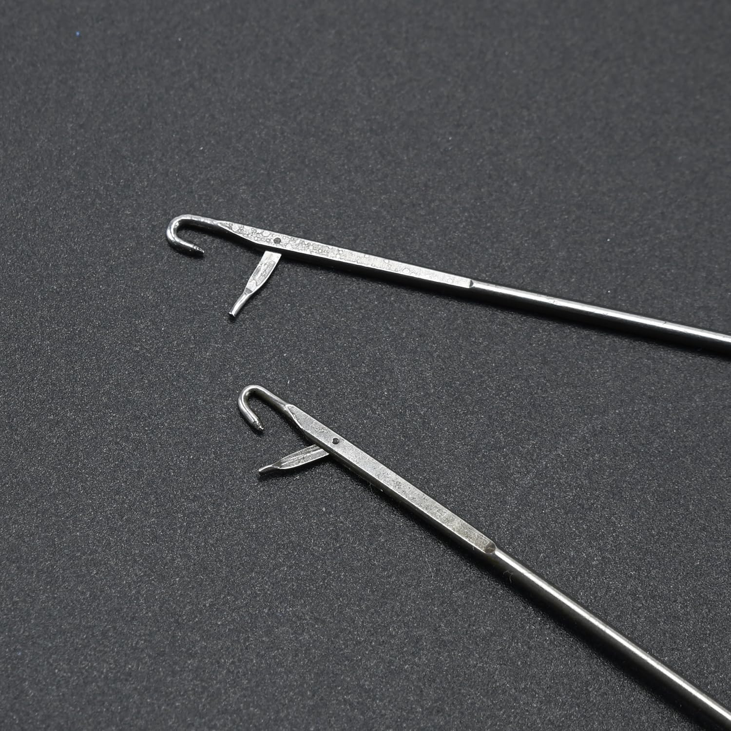 2 PCS Loop Turner Hook with Latch, 10.4" & 7" Stainless Steel Sewing Loop Turner Hook with Latch, Sewing Accessories and Tools, DIY Knitting Accessories, Sewing Concepts