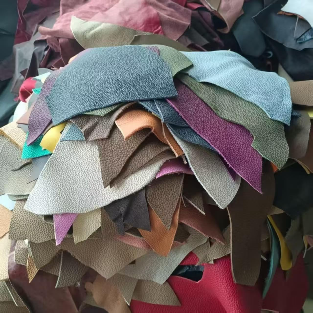 Leather Scraps, 0.8-1.4mm (2-3.5oz) Thick Genuine Cowhide Scraps, Leather Scrap for Tools/Crafts/DIY, Mixed Colors,Leather for Crafting(Thin,500 Grams)