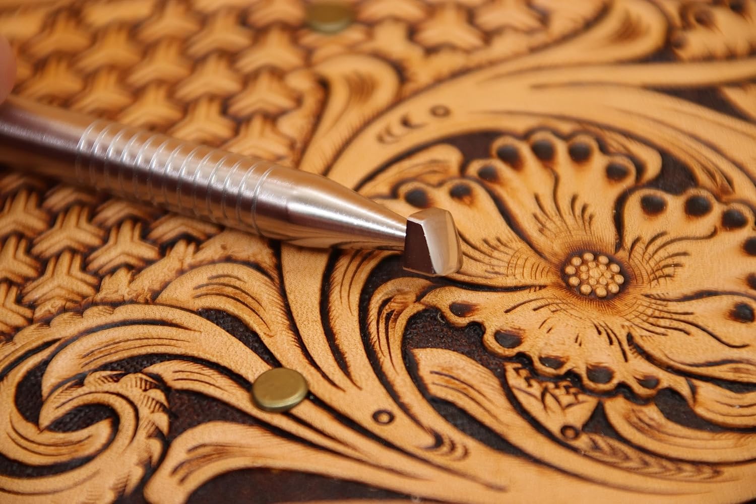 Leather Stamping Tool in Stainless Steel Smooth Angle Beveler Beveling Set 4pcs Undercut Stamps Carving DIY LeatherCrafts Kit - Image 6