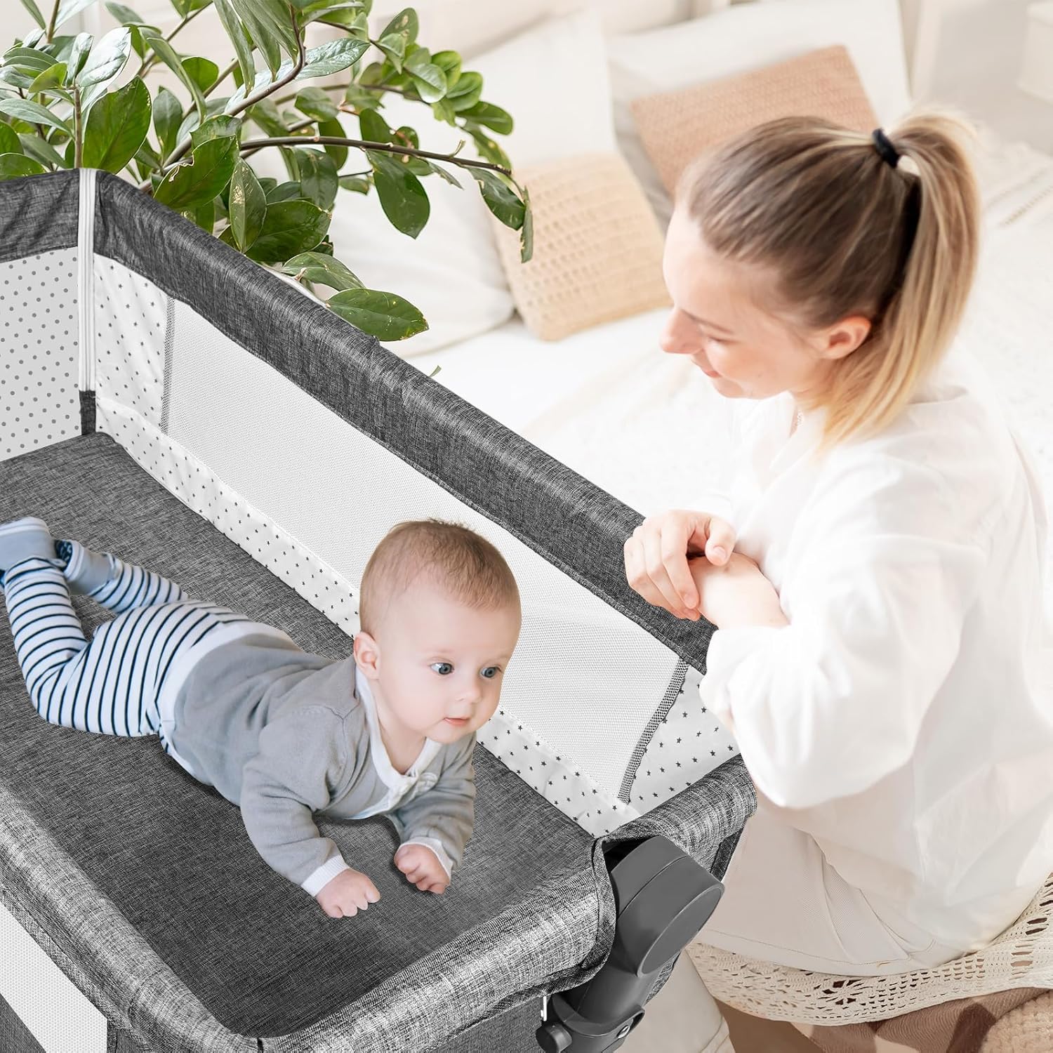 AOBOTE Baby Bassinet,Foldable Newborn Crib with Mosquito Net and Wanxiang Silent Wheel, Adjustable Height,Bassinet Bedside Sleeper (AB010011-1)