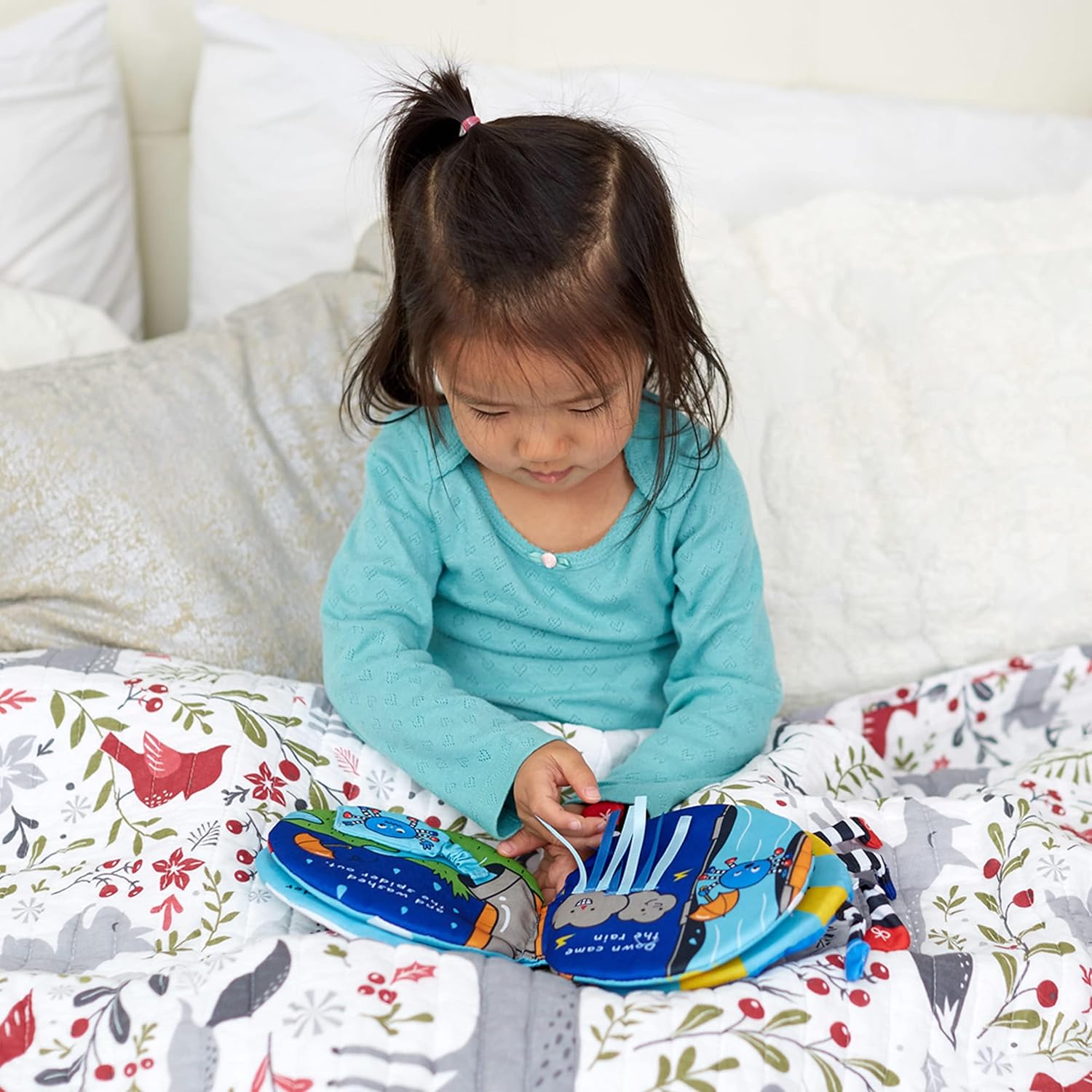 Melissa & Doug K's Kids Itsy-Bitsy Spider 8-Page Soft Activity Book for Babies and Toddlers - Cloth Baby Book And Sensory Toy With Textures To Grasp And Pages To Play Peekaboo, Ages 1 Month+