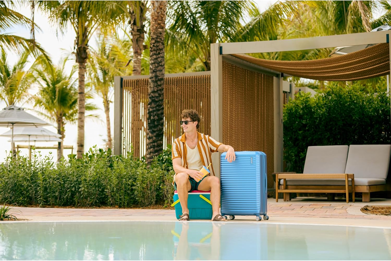 American Tourister Stratum 3.0 Large 28-Inch Spinner, Airline Approved, Durable Hardside Luggage, Expands 1.5", RightHeight™ Adjustable Handle, Elemental Blue