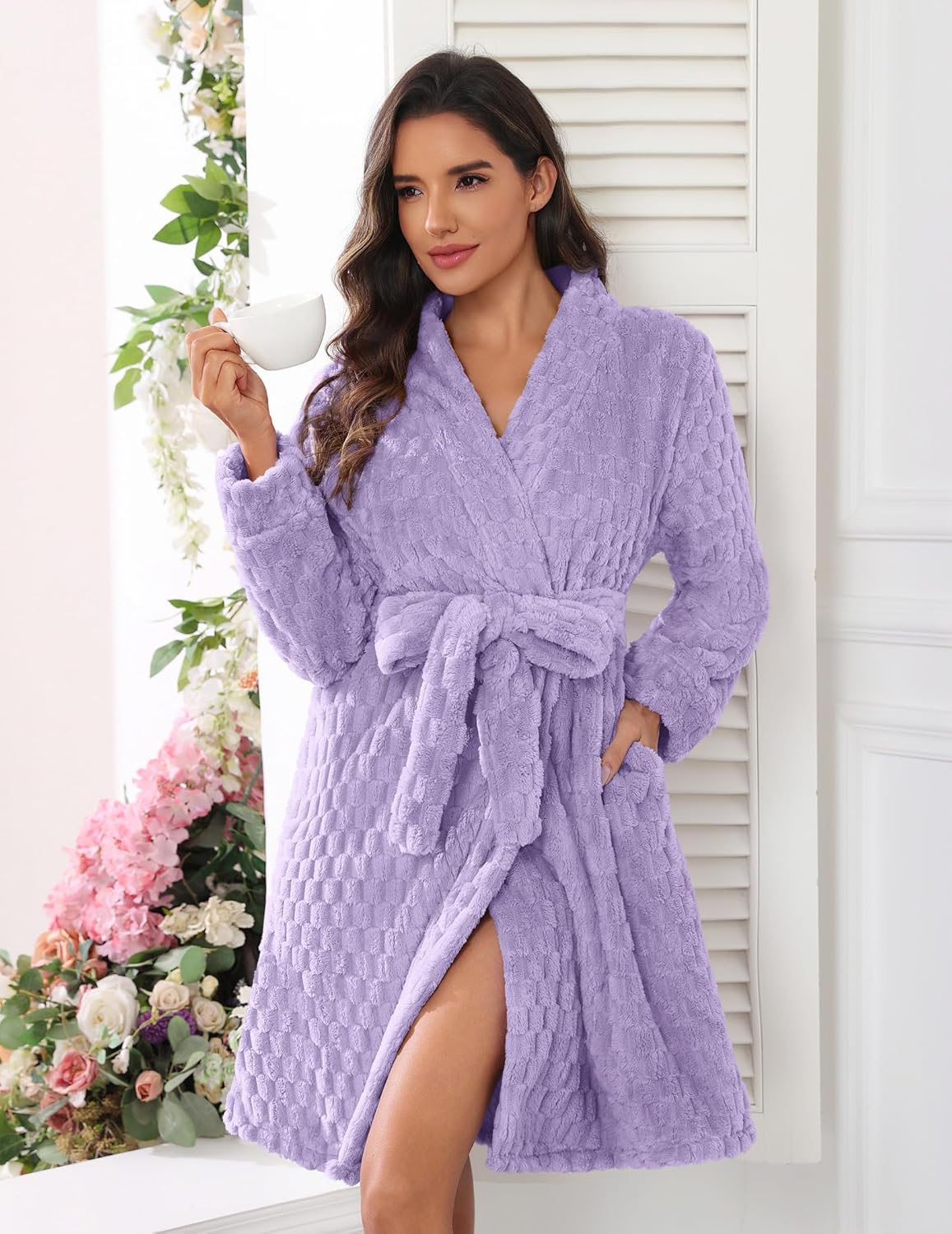 Ekouaer Women's Robes Short Plush Bathrobe Knee Length Warm Soft Jacquard Robe Winter House Coat with Pockets S-XXL