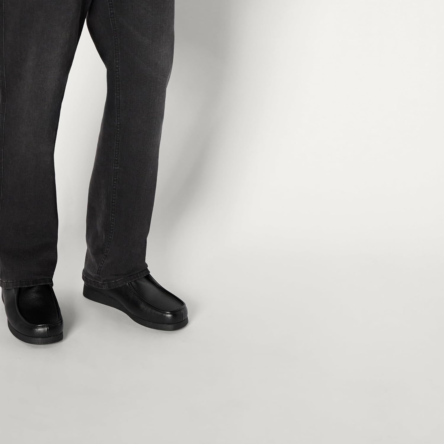 Amazon Essentials Men's Chukka Moc Toe Boots