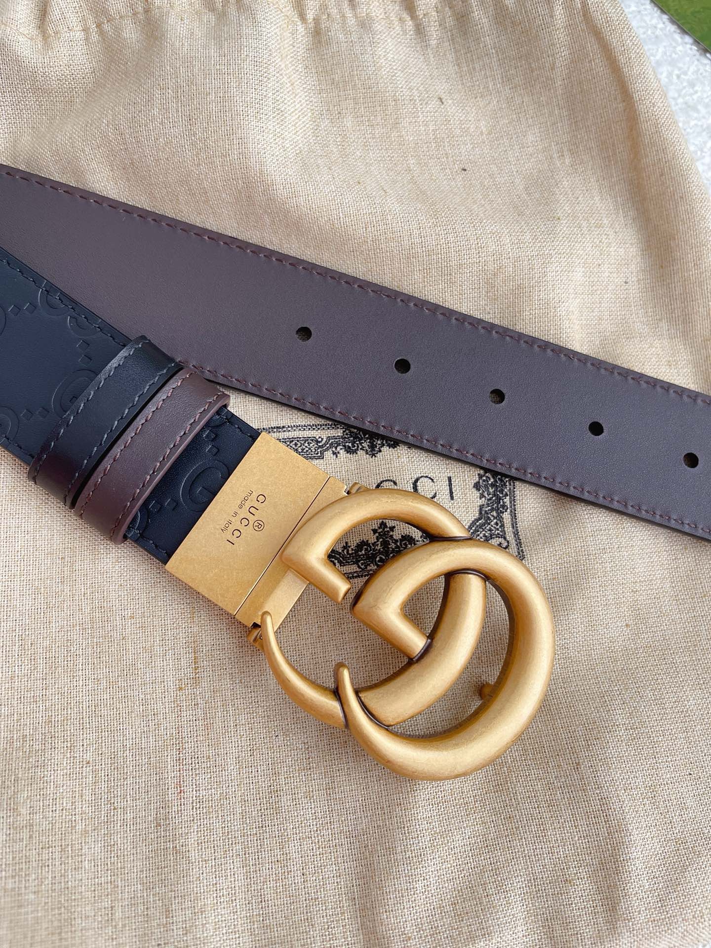 Reversible Black/Brown Leather Marmont Gucci Belt Gold GG 110cm 38/40