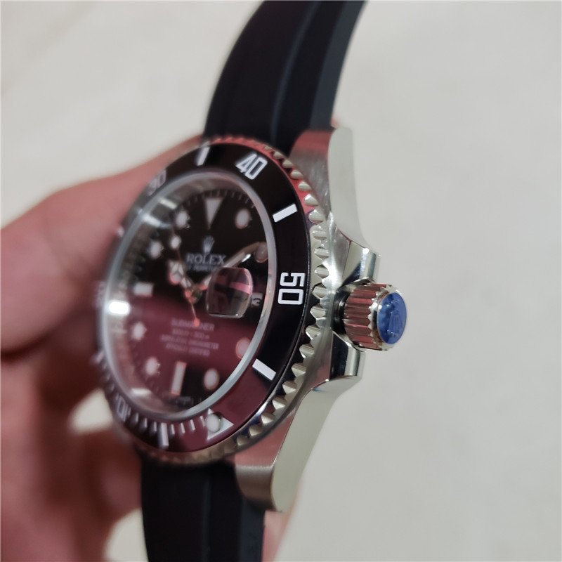 Rolex Submariner 116610LN Date Ceramic Bezel Rubber B Oyster Bracelet Watch Mint red and black dial