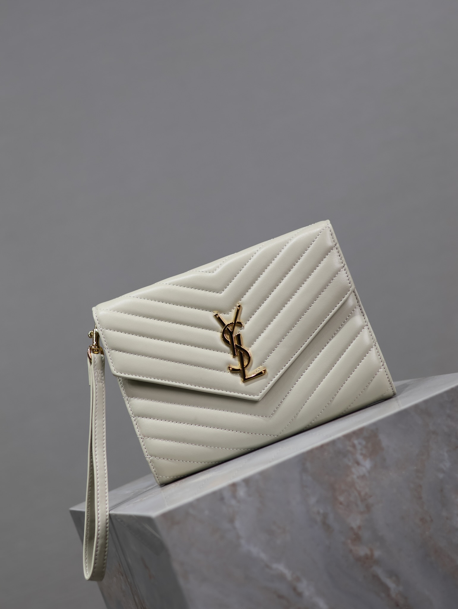 Saint Laurent Chevron Envelope 2022 - Neutrals Shoulder Bags, Handbags - SNT406789  WHITE
