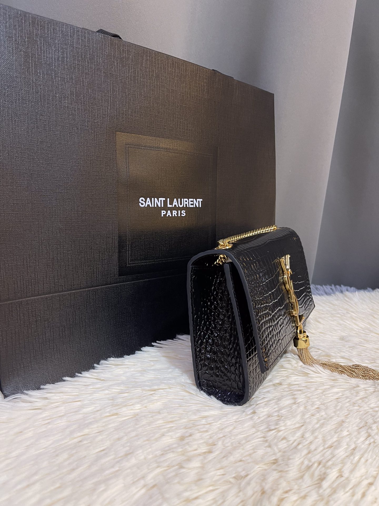 SAINT LAURENT Handbags T. Leather Black