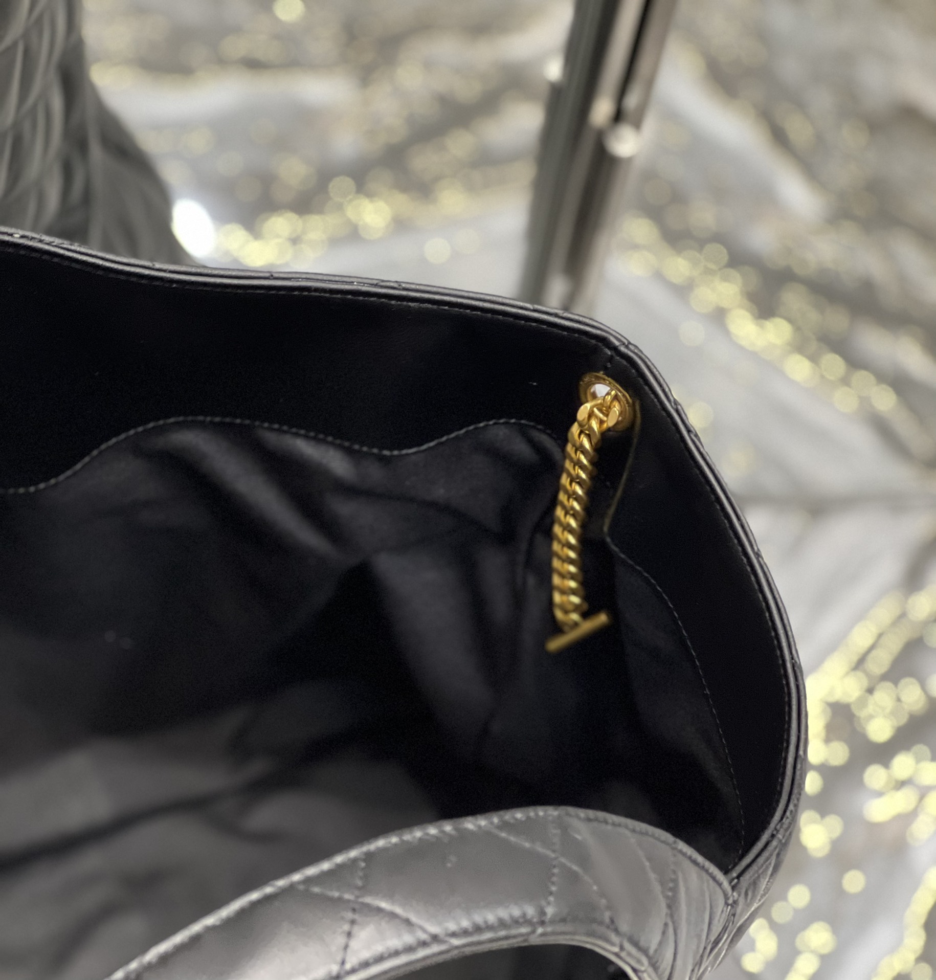 SAINT LAURENT Lambskin Quilted Maxi Icare Shopping Tote Black 1220642 |