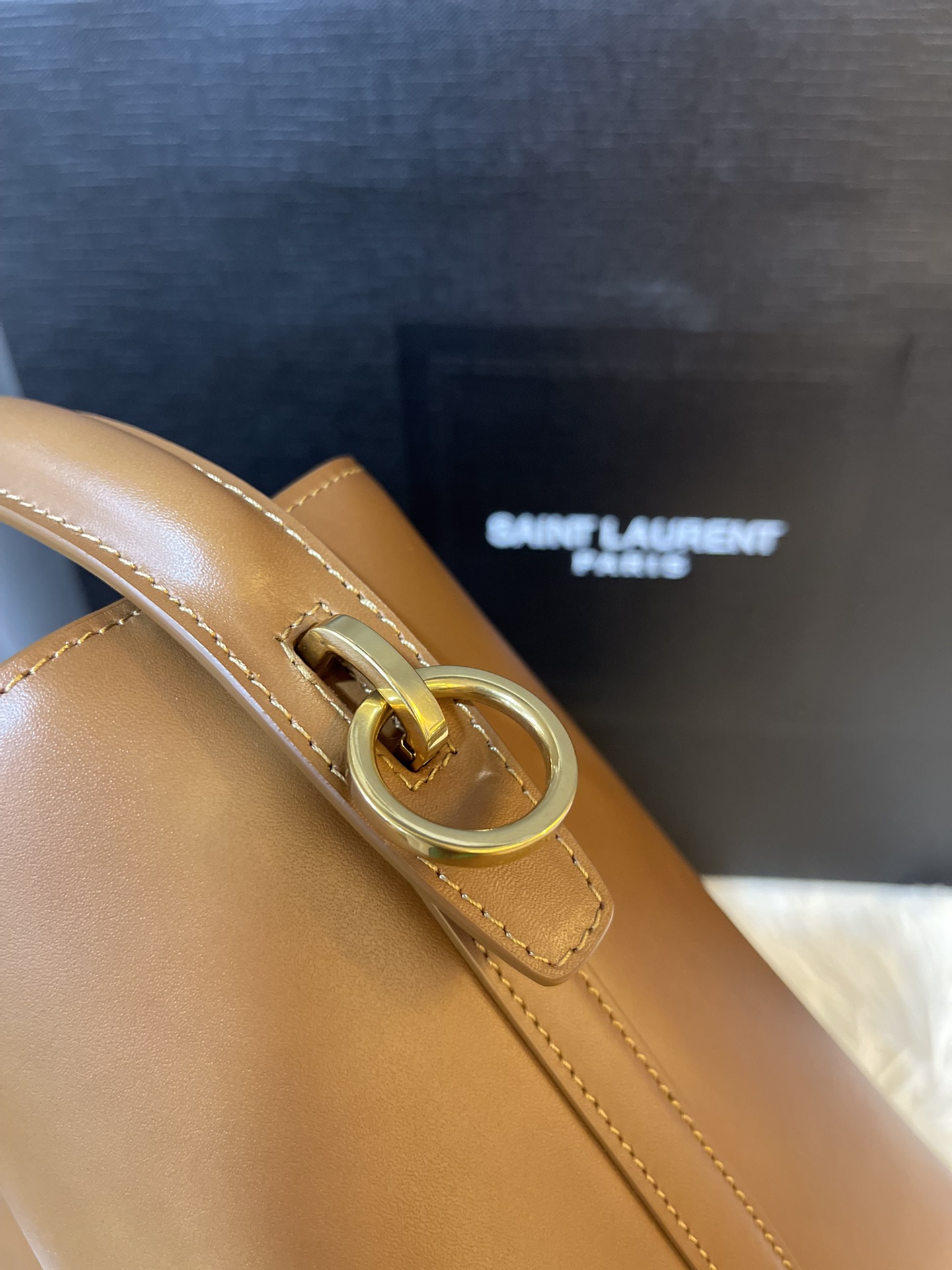 Saint Laurent LE 37 Leather Tote Bag | Brown |