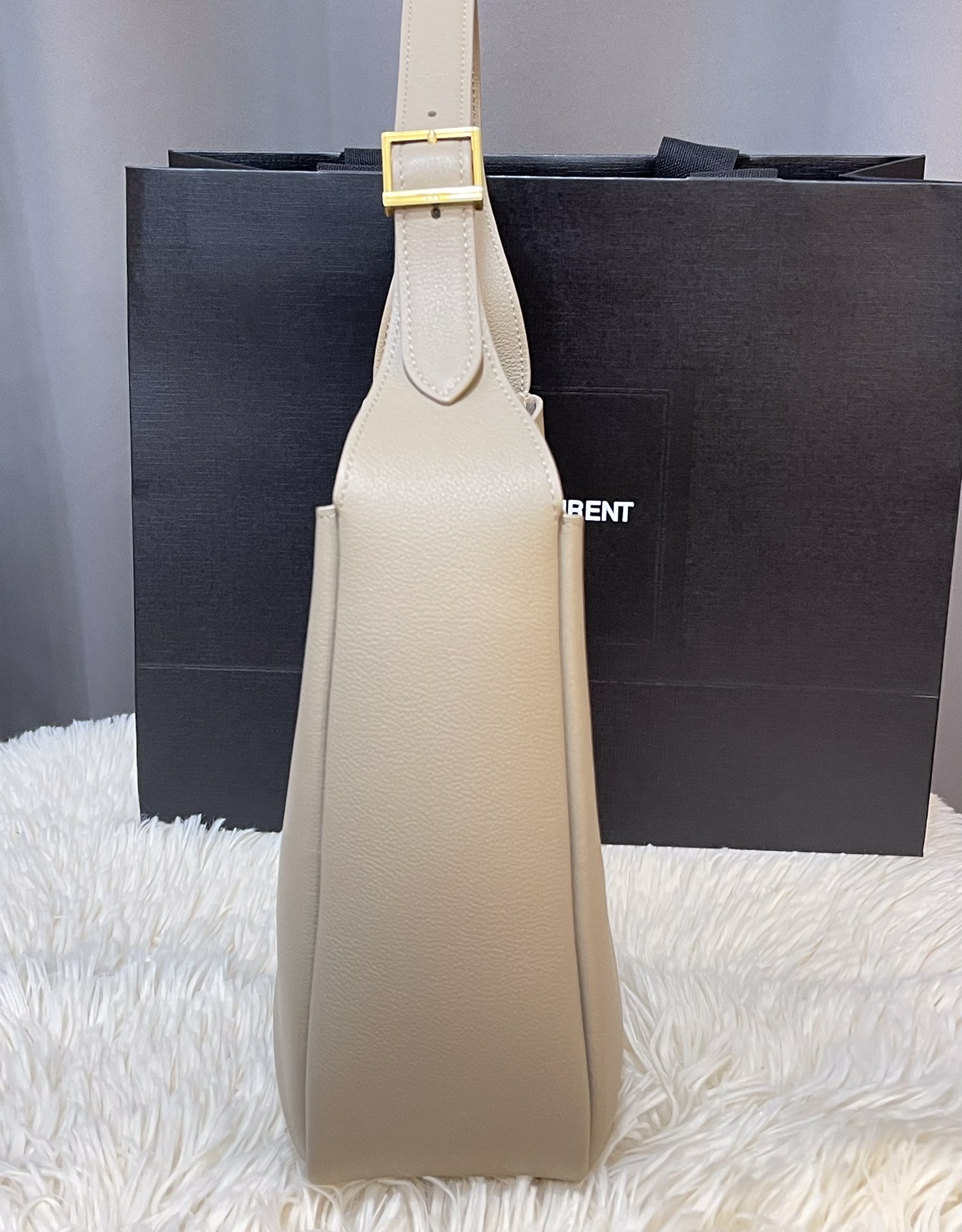 Saint Laurent Small Le 5 à 7 Shoulder Bag