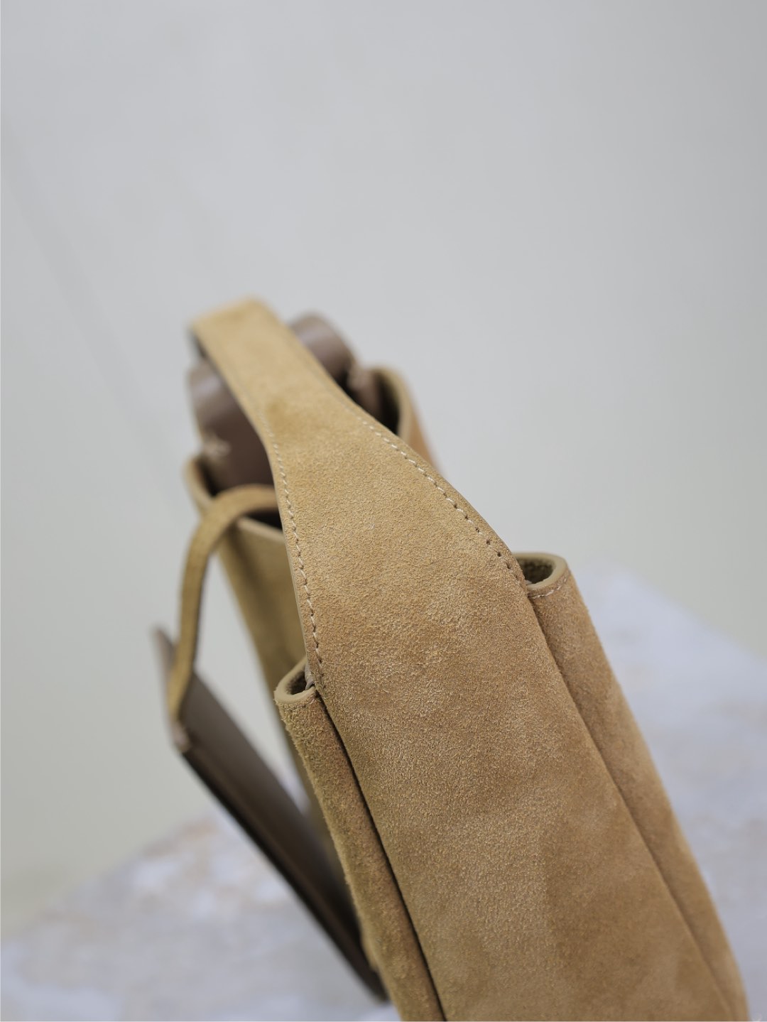 Saint Laurent Women’s Brown Le 5 À 7 Shoulder Bag