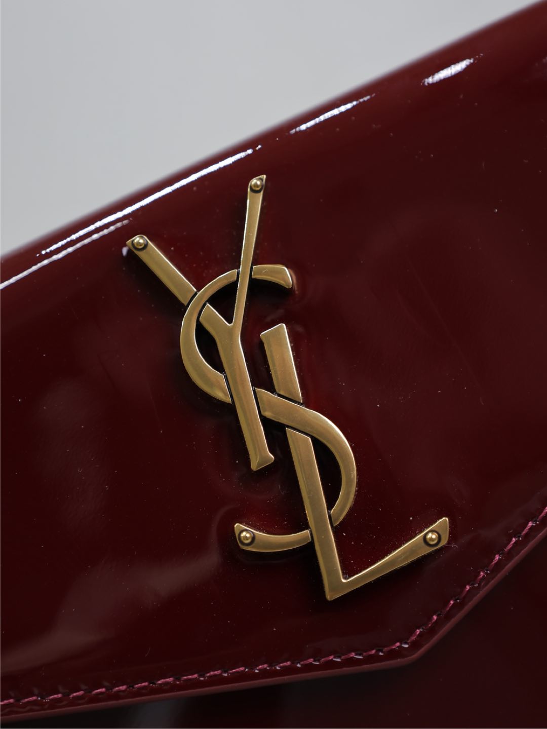 Saint Laurent Women’s Red Envelope Patent Leather Clutch YSL  00349