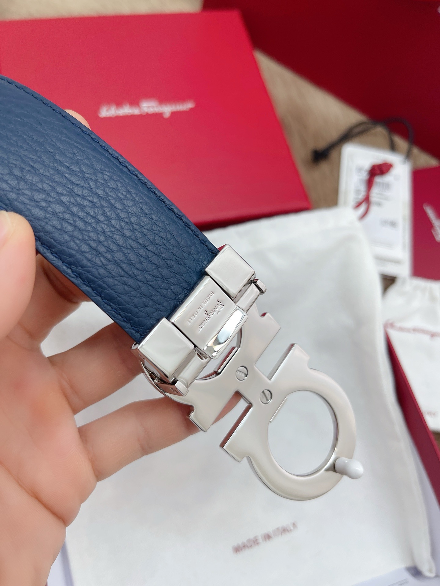 Salvatore Ferragamo Belt Black Grained Leather with Shiny Silver Gancini Buckle