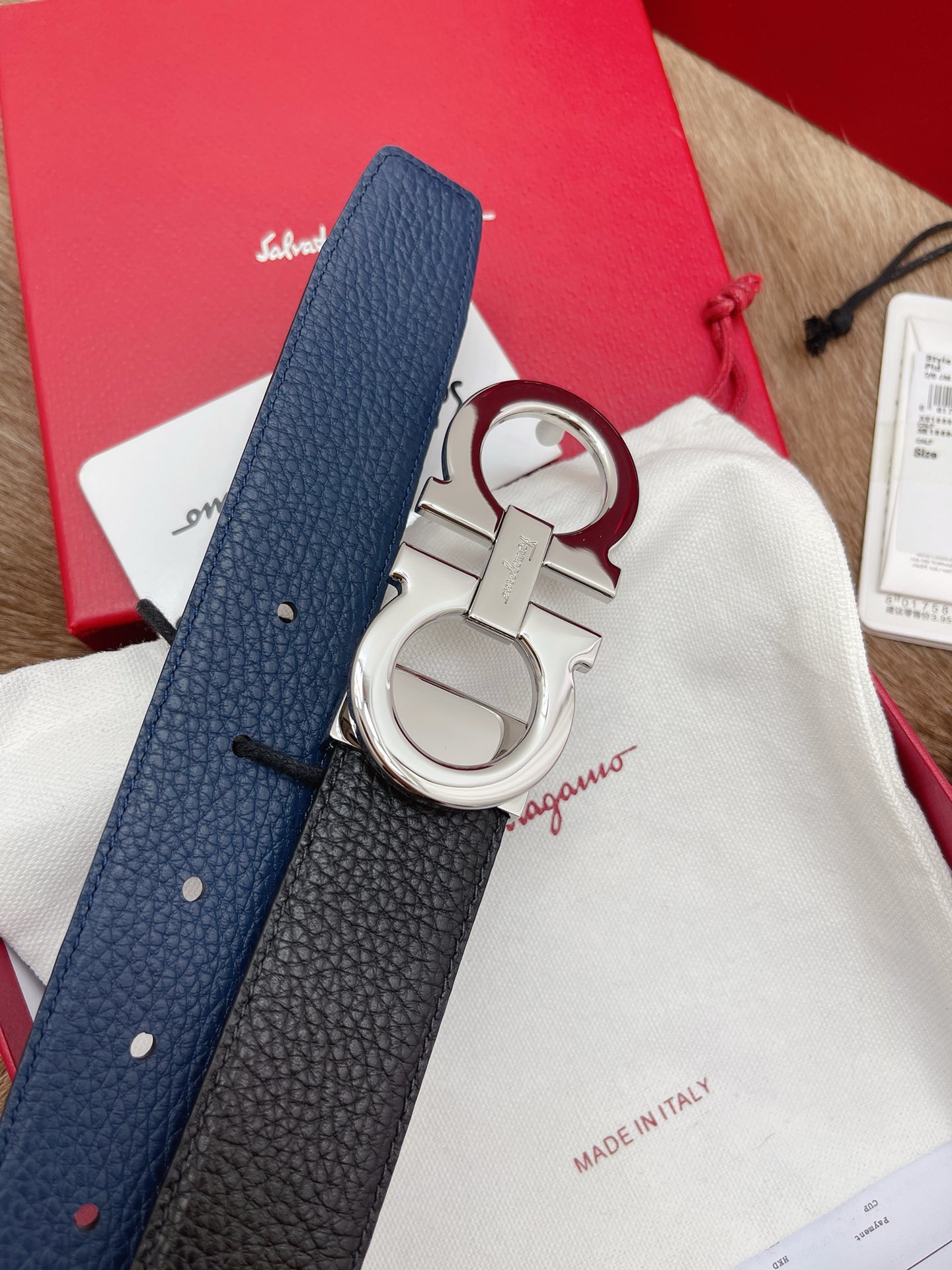 Salvatore Ferragamo Belt Black Grained Leather with Shiny Silver Gancini Buckle