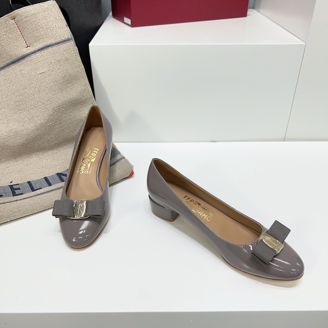 Salvatore Ferragamo Vara Patent Leather Bow Low Heel Women's High Heels Grey