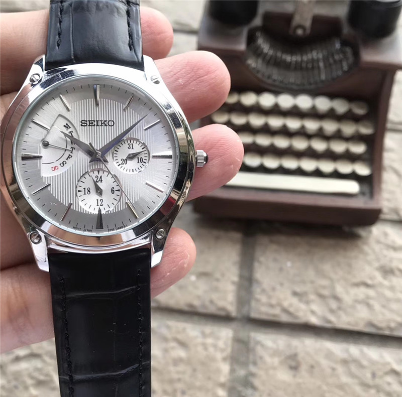 Seiko Silver Dial Watch - Seiko Silver Dial - Black Leather Strap